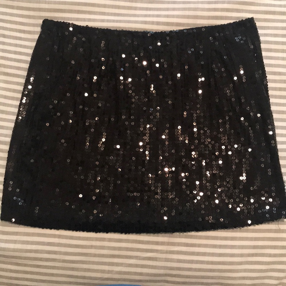 🟢3 for $10🟢 Black sequined skirt